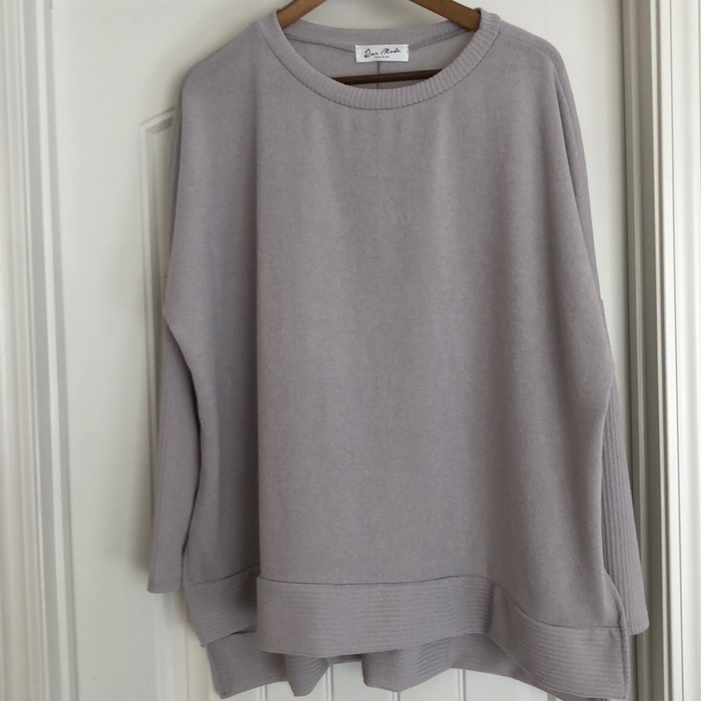 Light grey sweater